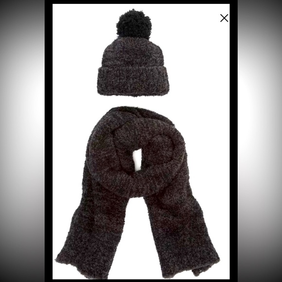 Barefoot Dreams CozyChic Pom Pom Beanie Hat & Scarf Gift Set Carbon Black NWT